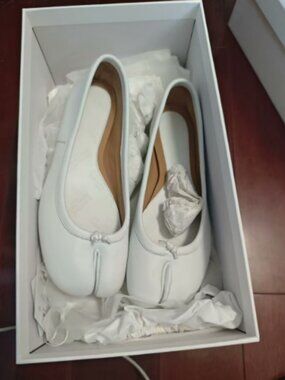 Maison Margiela White Split-Toe Flats